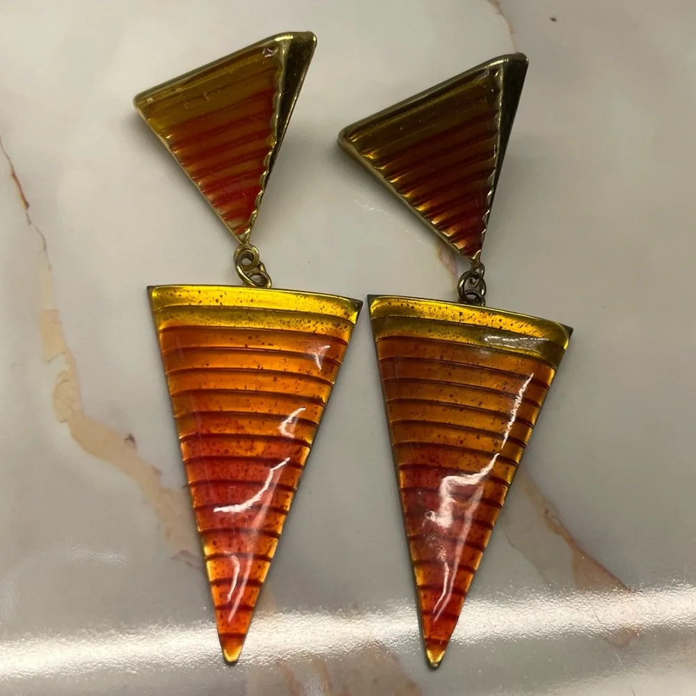 Vintage 80s Triangle Ombré Orange to Red PostBack Earrings